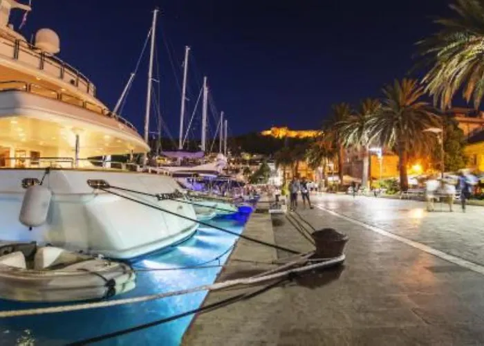 Penthouse In Old Dalmatian House - Flybridge
